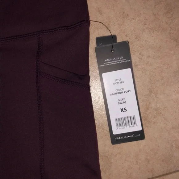 Yogalicious short leggings with pockets - Picture 2 of 6